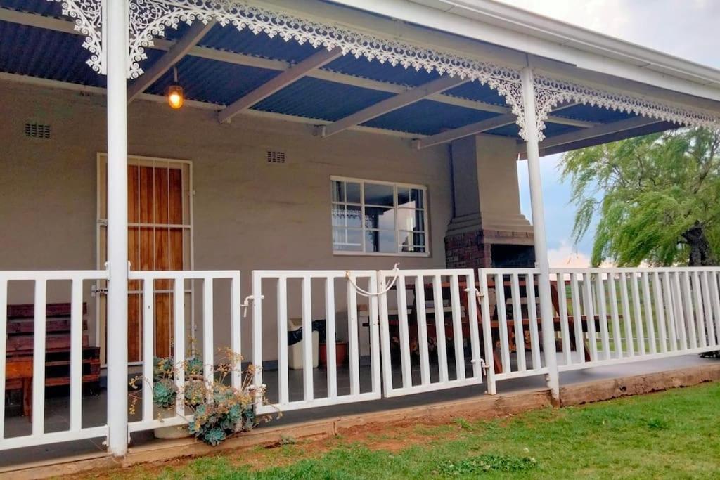 Meshlynn Farm Cottage Thendele Extérieur photo